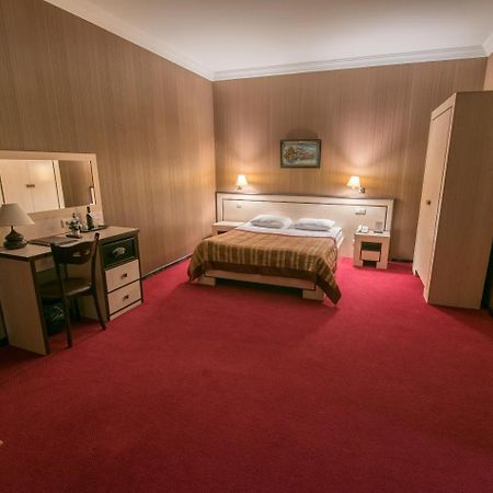 Hotel Rikhe Monika Tbilisi ภายนอก รูปภาพ