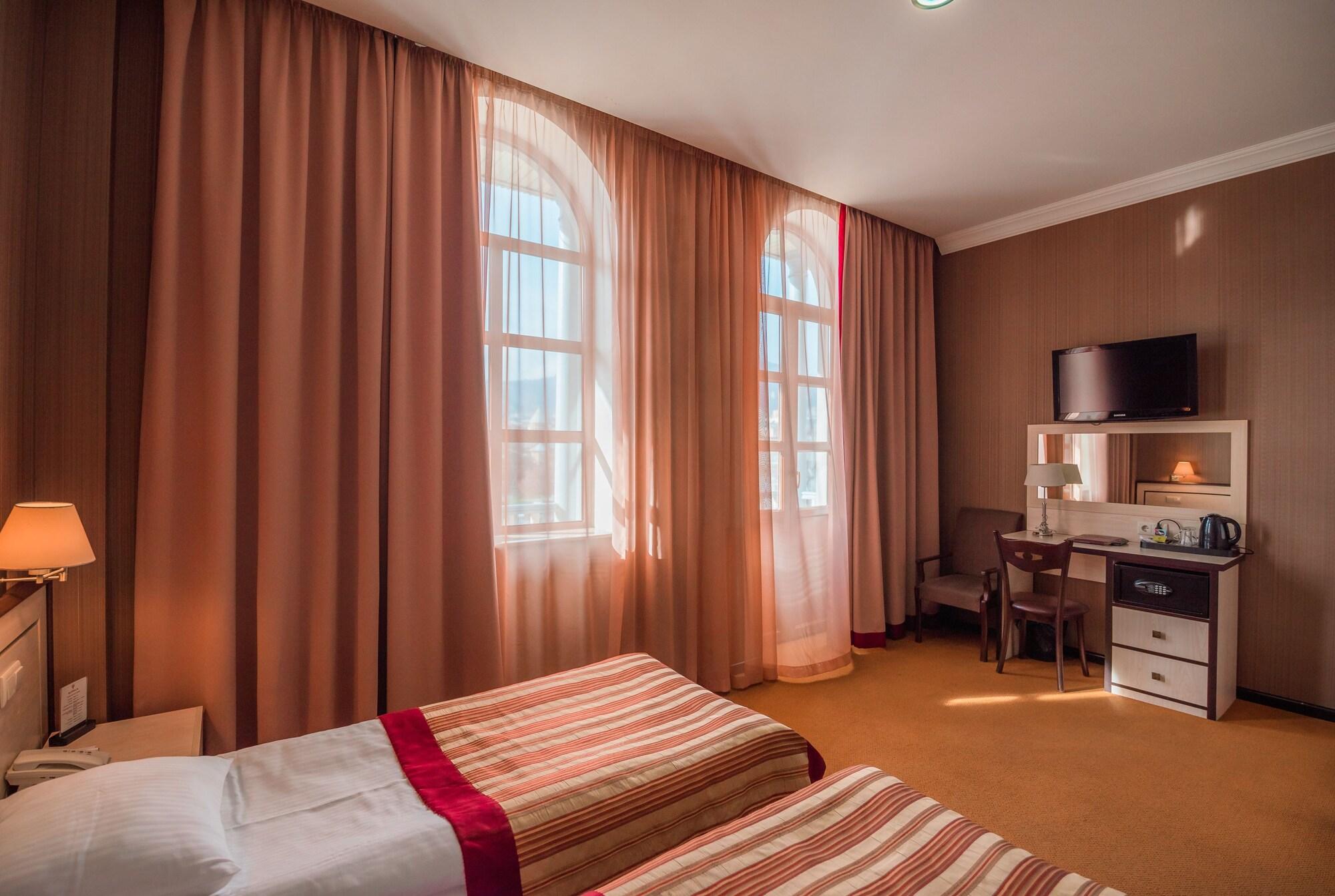Hotel Rikhe Monika Tbilisi ภายนอก รูปภาพ