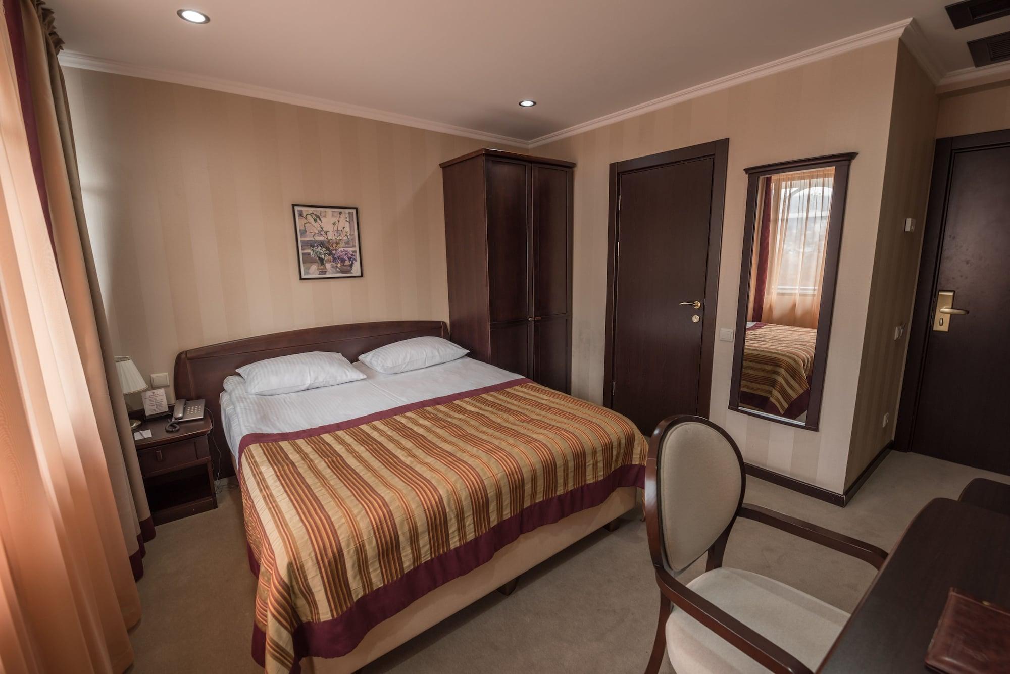 Hotel Rikhe Monika Tbilisi ภายนอก รูปภาพ