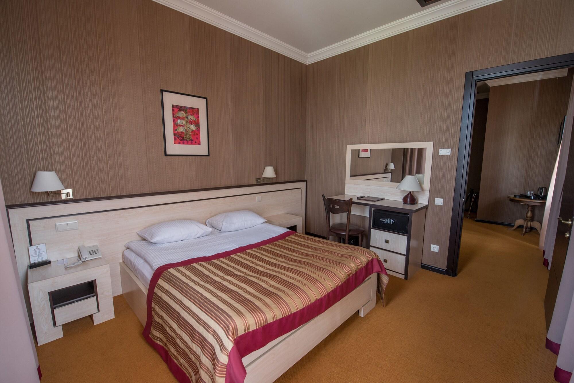 Hotel Rikhe Monika Tbilisi ภายนอก รูปภาพ