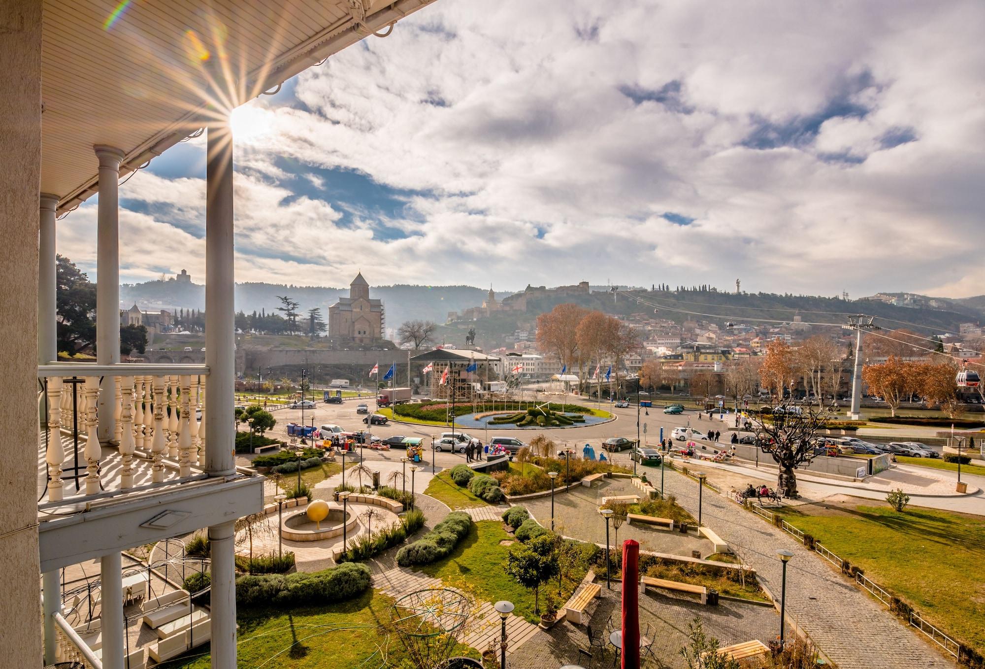 Hotel Rikhe Monika Tbilisi ภายนอก รูปภาพ