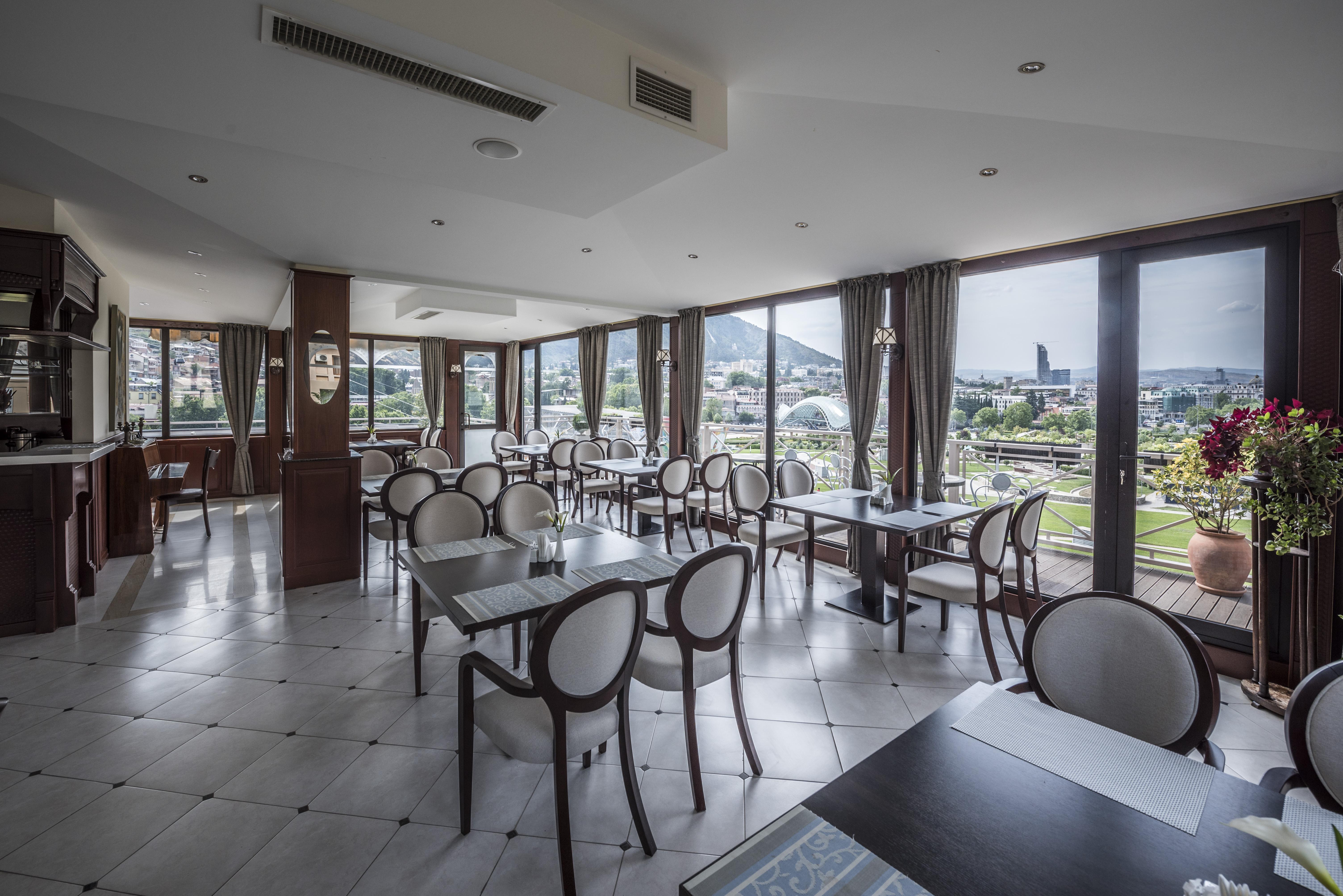 Hotel Rikhe Monika Tbilisi ภายนอก รูปภาพ