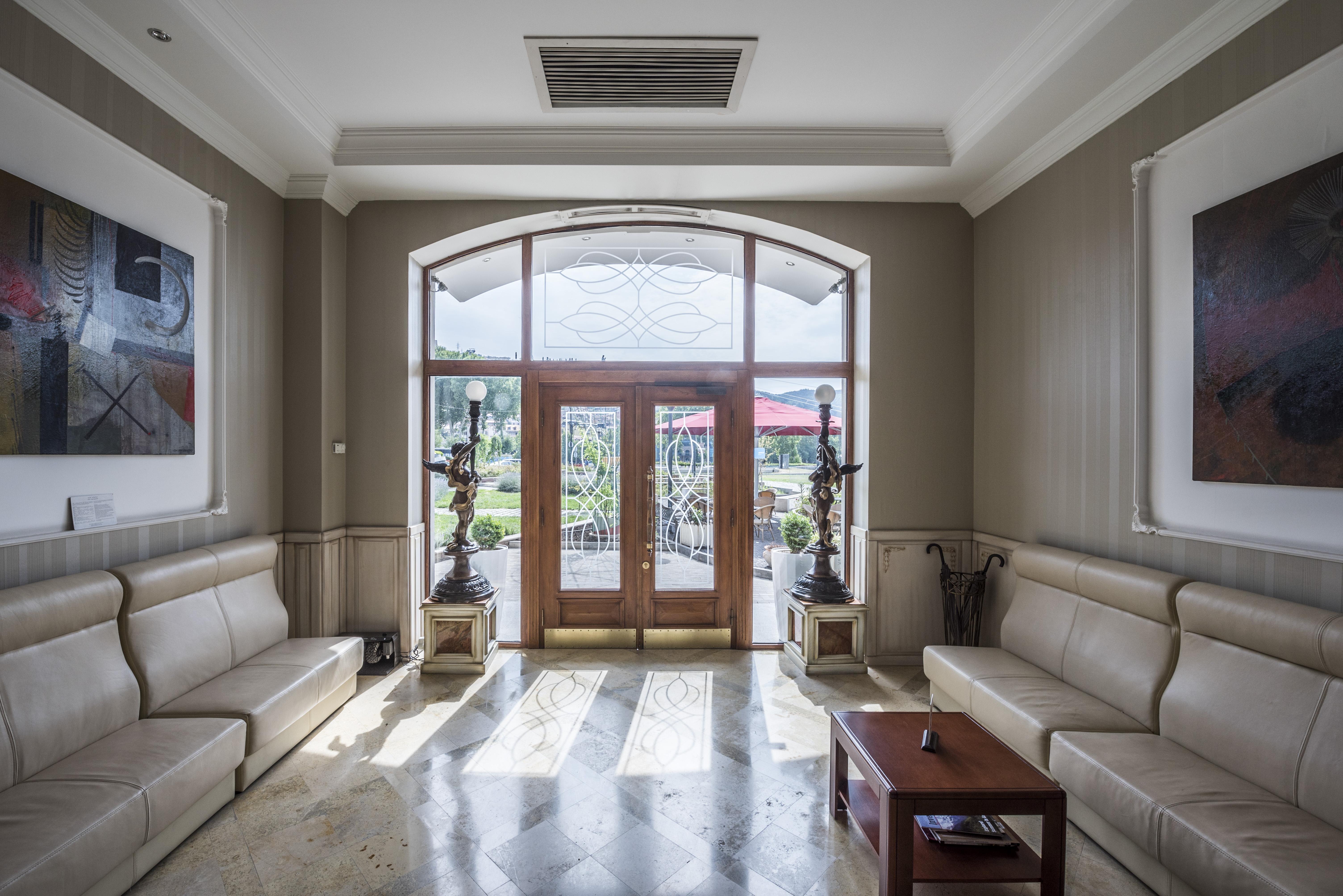 Hotel Rikhe Monika Tbilisi ภายนอก รูปภาพ