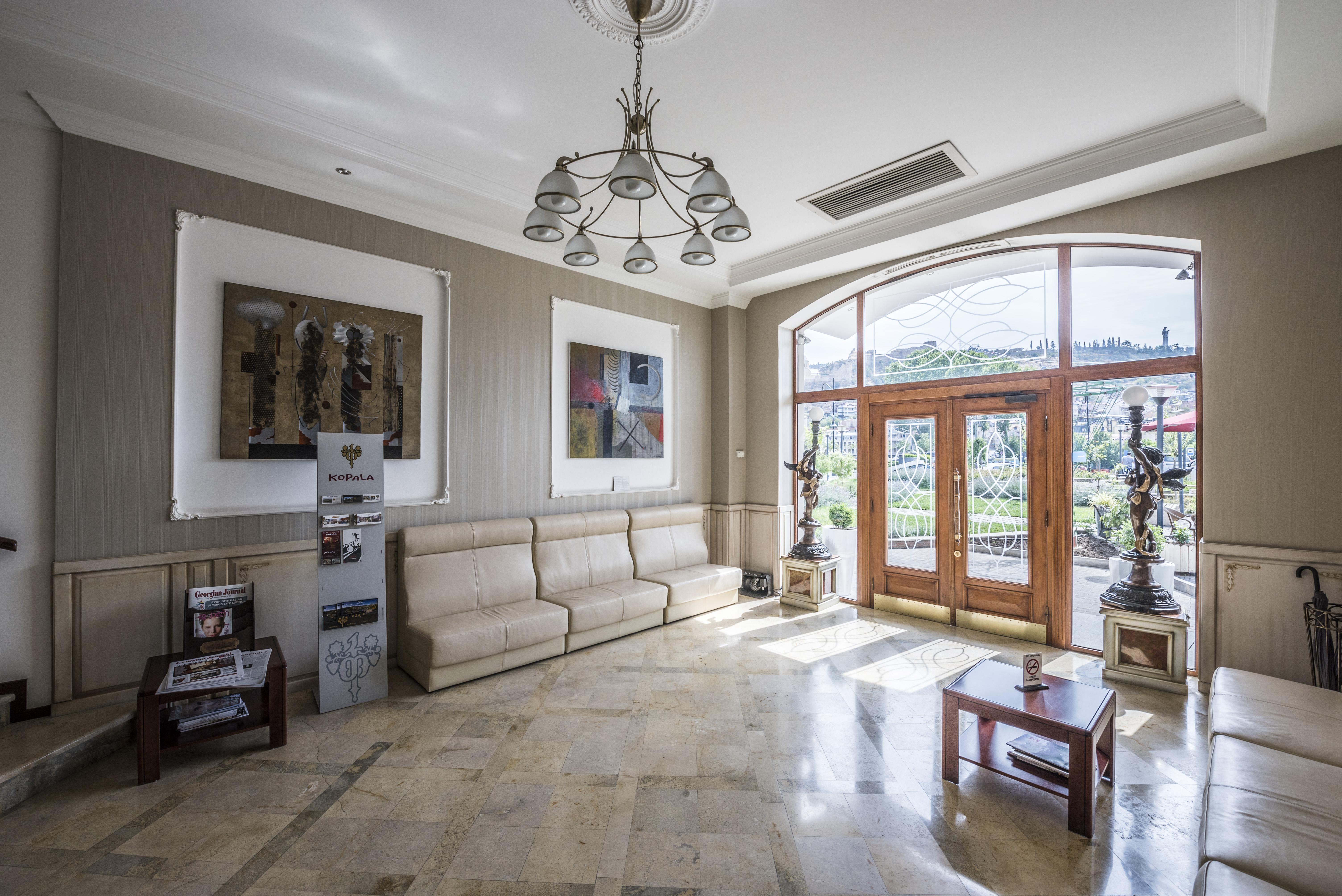 Hotel Rikhe Monika Tbilisi ภายนอก รูปภาพ