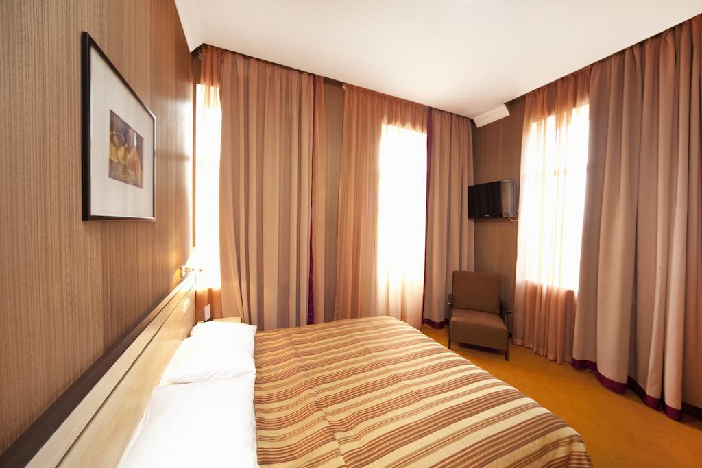Hotel Rikhe Monika Tbilisi ห้อง รูปภาพ