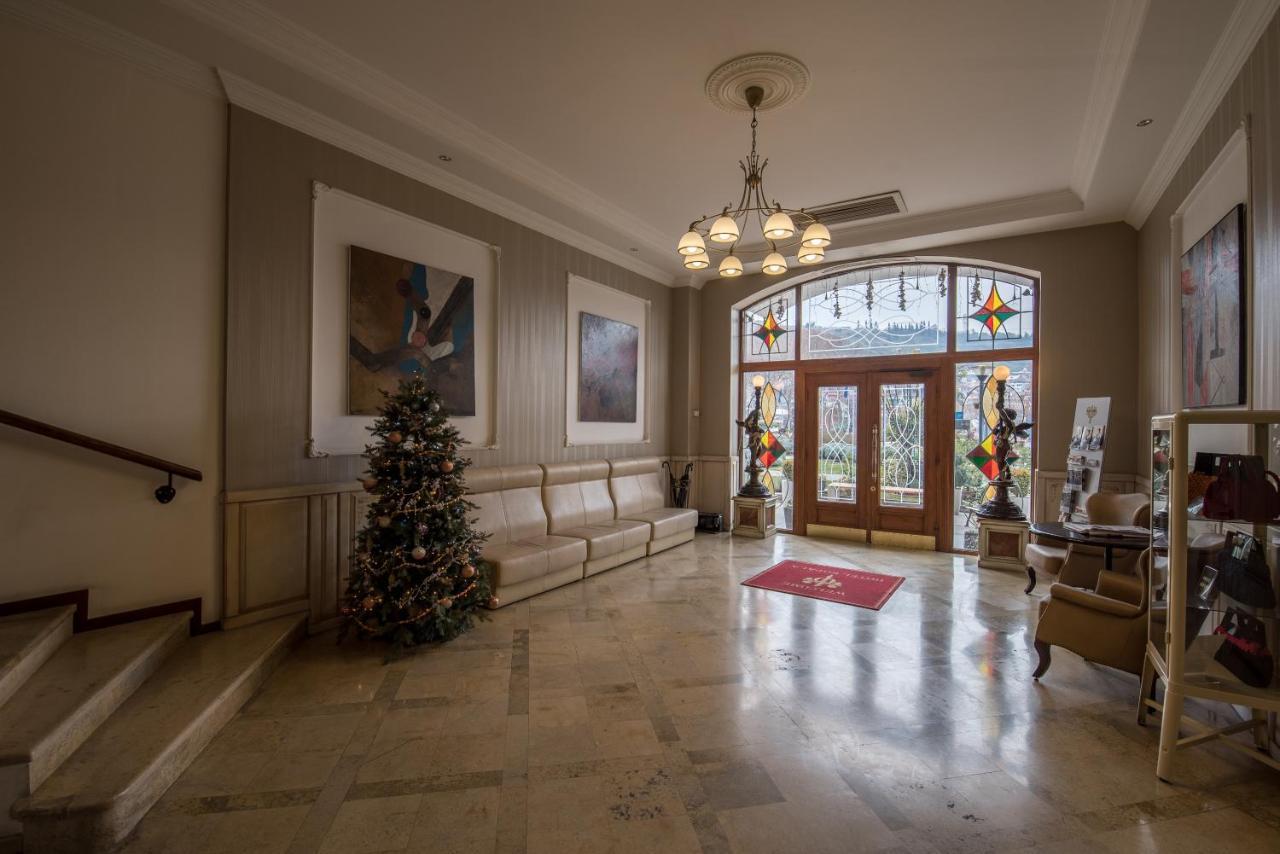 Hotel Rikhe Monika Tbilisi ภายนอก รูปภาพ