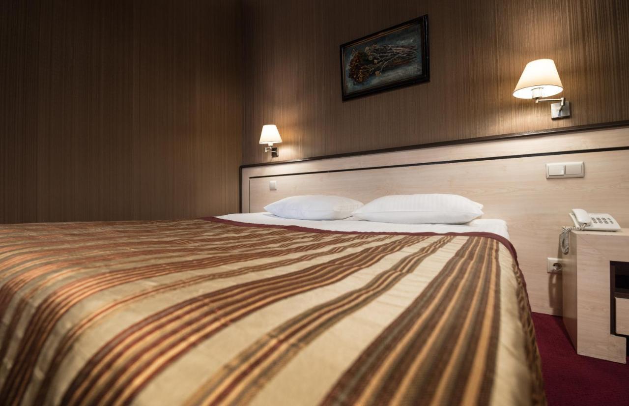 Hotel Rikhe Monika Tbilisi ภายนอก รูปภาพ