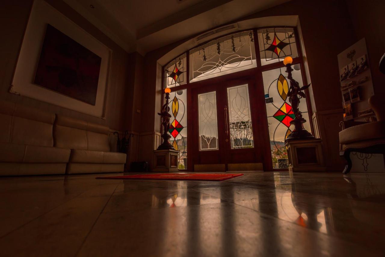 Hotel Rikhe Monika Tbilisi ภายนอก รูปภาพ
