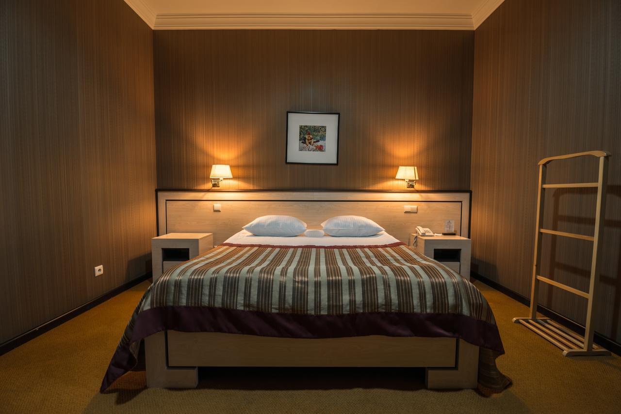 Hotel Rikhe Monika Tbilisi ภายนอก รูปภาพ