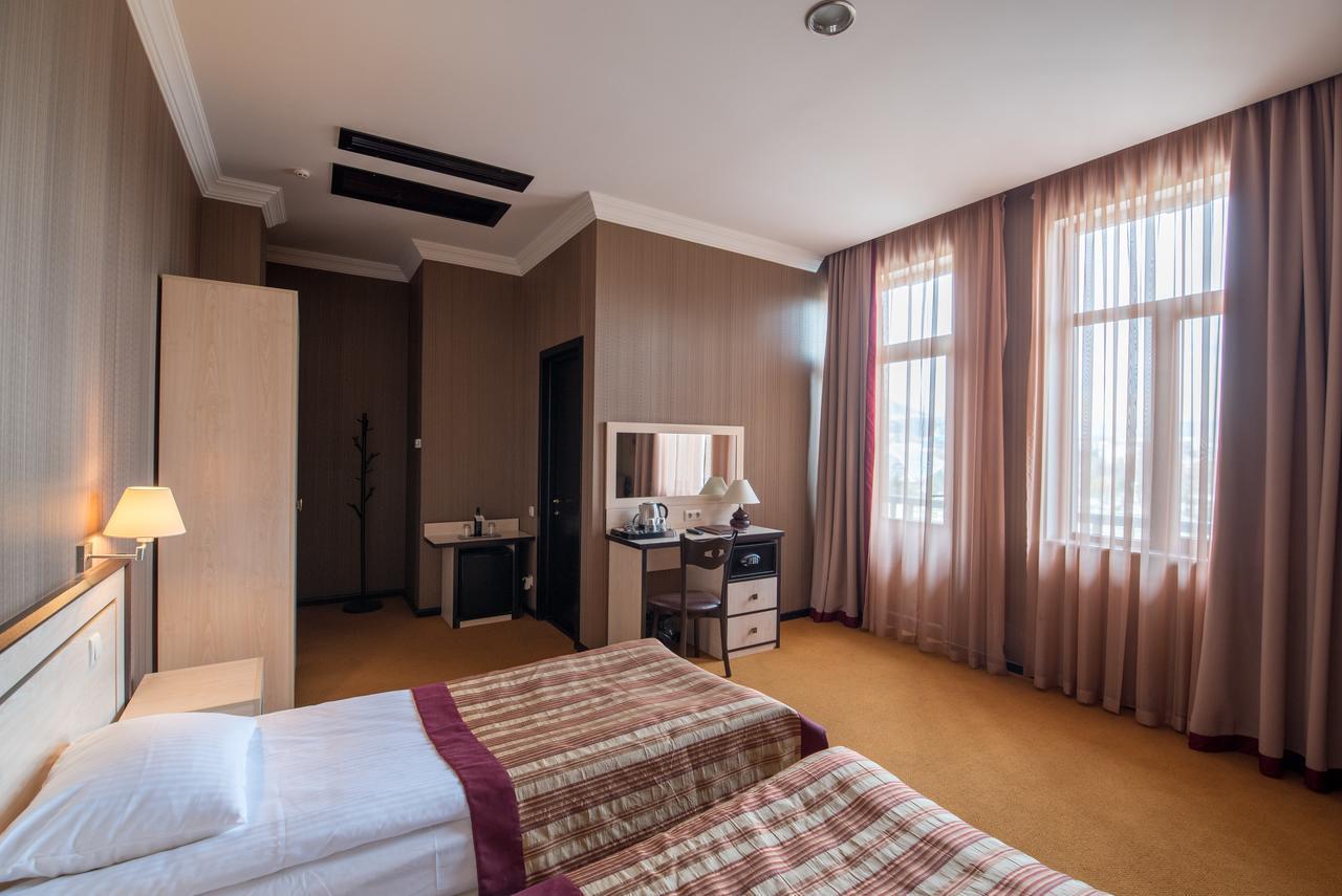 Hotel Rikhe Monika Tbilisi ภายนอก รูปภาพ